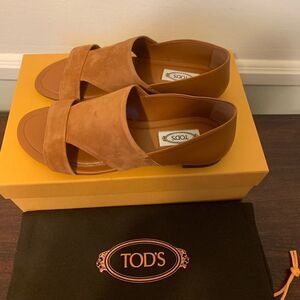 Tod’s soft leather upper/leather lining stylish sandal size EU 37 or US 7